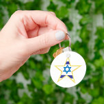 Llavero Estrella dorada de Israel<br><div class="desc">Estrella de Israel en azul y amarillo. Este diseño parece realmente efectivo en esta cadena de claves</div>