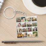 Llavero Familia personalizada de collage de fotos<br><div class="desc">Simplemente agregue sus fotos para una cadena de claves de collage de la familia de personalizados.</div>