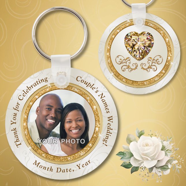 Llavero Favor de matrimonio personalizado barato en BULK o (Cheap wedding favors. Photo wedding favors. Personalised wedding favours. Gold and Ivory wedding.)