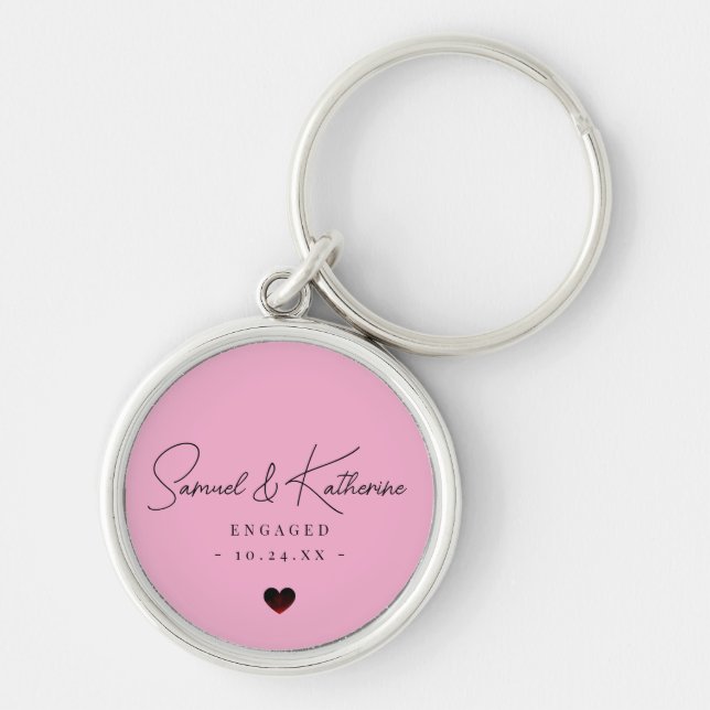 Llavero Fecha de Compromiso Personalizada con Corazón Rosa (Frente)