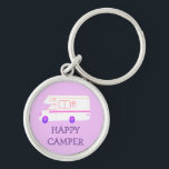 Llavero FELIZ CAMPER RV Motorhome Camping PERSONALIZADO<br><div class="desc">Personalizar esta linda cadena de claves con tu propio texto,  tu nombre o cualquier otra cosa que te guste. Prepárate para tu viaje por carretera con este diseño vintage de RV,  hecho a mano por mí para ti! Revisa mi tienda por muchos otros artículos que coincidan!</div>
