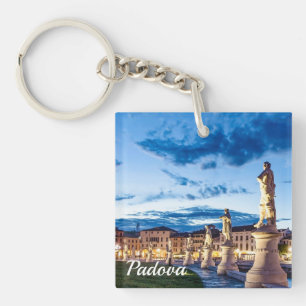 Llavero Fila de estatuas iluminadas en Padova