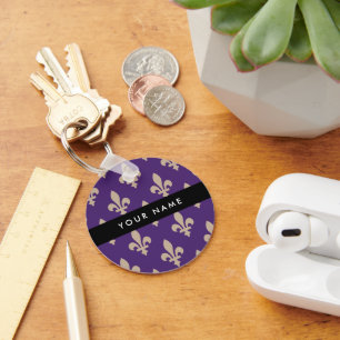 Llavero Fleur de Lis, Beige sobre Morado, Real, Tu Nombre