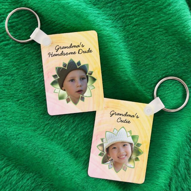 Llavero Flower Shape Replaceable Photo Colorful Background (Front & back of aluminum keychain with template text)