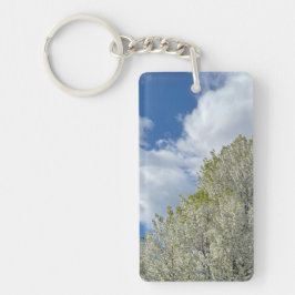 Llavero Foto de árbol blanco cielo azul nubes