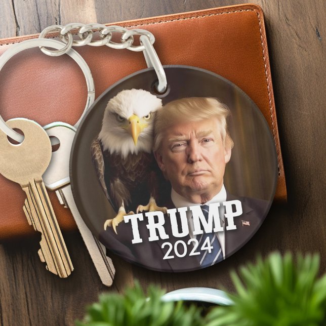 Llavero Foto de Donald Trump 2024 - águila calva en el hom (Personalized Keychain - campaign gear)