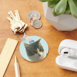Llavero Foto de gato atigrado personalizada sobre azul cla