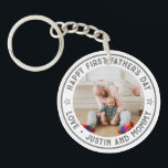 Llavero Foto del Personalizado de la hija del primer padre<br><div class="desc">Regalo personalizado del Día del Padre para el mejor padre del mundo. Personalizar la redacción para hacerlo más especial para tu papá,  el héroe de tu vida. Celebra el Día del Padre con este nombre y mensaje personalizado para tu padre.</div>