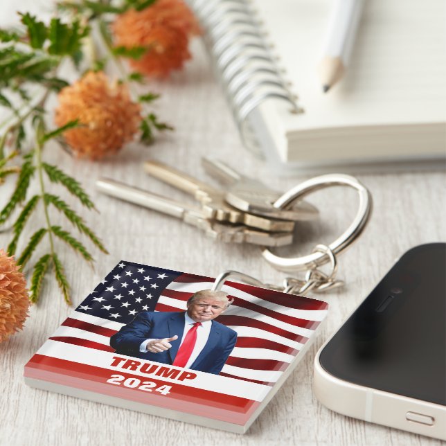 Llavero Foto Donald Trump 2024 Keychain acrílico electoral (Frente Derecha)