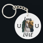 Llavero Foto ecuestre personalizada de caballos<br><div class="desc">Muestra tu amor por tu caballo con este diseño de personalizable que incluye una zona de fotos y el nombre de tu mascota sobre la palabra AMOR, acentuado con un corazón en forma de hombre. Perfecto para los amantes de los caballos, los jinetes y los jinetes que quieren celebrar su...</div>