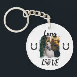 Llavero Foto ecuestre personalizada de caballos<br><div class="desc">Muestra tu amor por tu caballo con este diseño de personalizable que incluye una zona de fotos y el nombre de tu mascota sobre la palabra AMOR, acentuado con un corazón en forma de hombre. Perfecto para los amantes de los caballos, los jinetes y los jinetes que quieren celebrar su...</div>