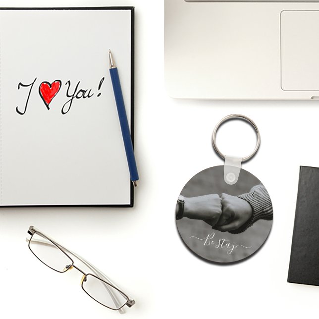 Llavero Foto en blanco negro de las manos de dos personas  (
)