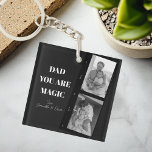 Llavero Foto Personalizada De Dos Padres De "Papá Eres Mág<br><div class="desc">¡Celebra la magia de la paternidad con nuestra cadena personalizada "Dad You Are Magic"! Este diseño único presenta un elegante fondo negro, una preciada foto de dos padres y el mensaje más sincero: "Papá, eres magia". Añade un toque especial personalizándolo con los nombres de tus hijos. Esta cadena de claves...</div>