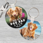 Llavero Foto personalizada del Mascota mejor perro papá<br><div class="desc">¡Dale al papá del perro en tu vida un toque único con esta cadena de fotos de doble cara del personalizado "Mejor Papá Perro Nunca"! Diseñado para papás de perro, mamás o cualquier amante de las mascotas, este llavero te permite añadir dos fotos diferentes de tu amigo peludo, una para...</div>