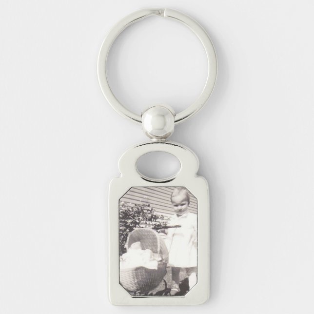 Llavero Fotografía de época Niña pequeña con bebé Buggy (Anverso)