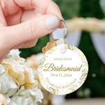 Llavero Fracasos de oro en regalo de Boda de la dama de ho<br><div class="desc">Estas cadenas están diseñadas para dar como favores a las damas de honor en tu fiesta de bodas. Presentan un diseño sencillo y elegante con un fondo blanco clásico, letras de guiones dorados y un florido Relieve metalizado dorado y anacrónico. El texto dice "niñera de honor" con espacio para su...</div>