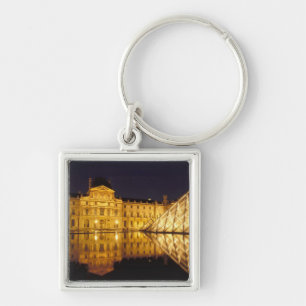Llavero Francia, París, museo del Louvre de noche.