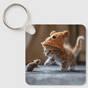 Llavero Gatito jugando con un ratón pequeño
