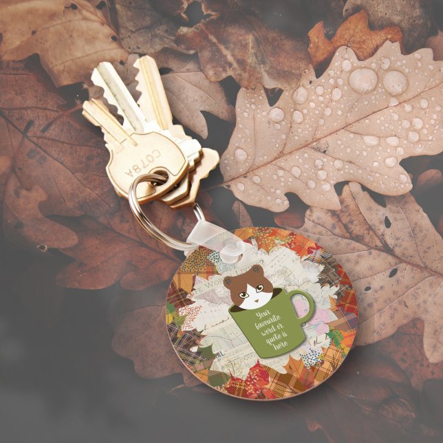 Llavero Gato de caída rota (A Fall Break Cat Keychain is on the ground.)