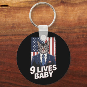 Llavero Gato en Suite con Cabello de Trump Bandera America