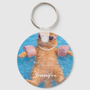 Llavero Gato Glamuroso junto a la Piscina Flotando con Est