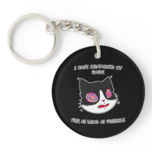 Gato negro y blanco con texto gracioso