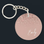 Llavero Girly Rosa Oro Rubor Purpurina Rosado Monograma Ke<br><div class="desc">Girly Rosa Gold - Rubor Pink Sparkle Purpurina Script Monograma Keychain. Esto hace que el dulce perfecto cumpleaños 16,  boda,  ducha de novia,  aniversario,  ducha de bebé o fiesta de soltera sea regalo para alguien que ama el lujo glam y los estilos de moda.</div>