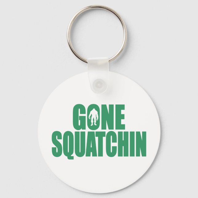 Llavero GONE SQUATCHIN *Deluxe* Bobo Gear Finalizando Bigf (Anverso)