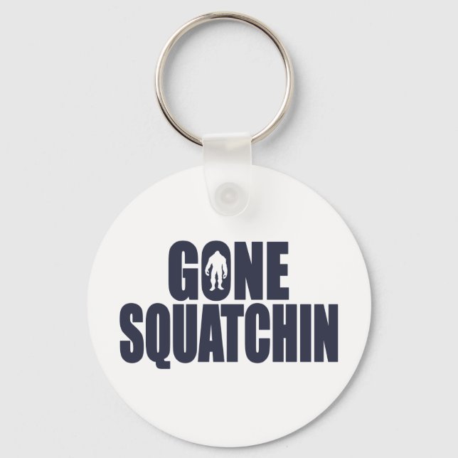 Llavero GONE SQUATCHIN *Deluxe* Bobo Gear Finalizando Bigf (Anverso)