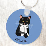 Llavero Gracioso gato sarcástico personalizado<br><div class="desc">Un sarcástico,  poco entusiasta y fastidiado gato de color negro y blanco para los amantes de los animales. Cambie o quite el nombre o el texto al personalizar. Arte original de Nic Squirrell.</div>