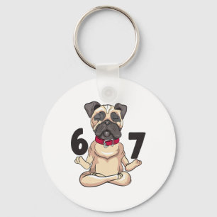 Llavero Gráfica divertida de pug 67 en pose de yoga con la