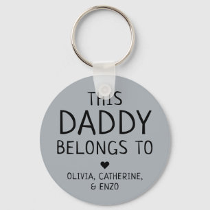 Llavero Gris personalizado Este papá pertenece al día del 
