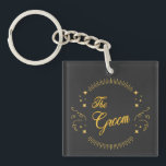 Llavero Groom Gold Boda negro elegante<br><div class="desc">El Boda elegante de Groom Gold Black Keychain es genial para que el Groom lo use durante su boda. También hace un buen regalo para el Groom.</div>