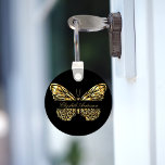 Llavero Guión de nombre elegante de oro negro de mariposa<br><div class="desc">Un elegante fondo negro decorado con una falsa mariposa dorada. Personaliza y agrega tu nombre.</div>