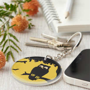 Llavero Halloween antiguo, búho espeluznante en árbol con
