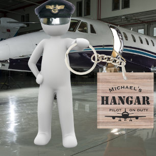 Llavero Hangar de Aviones y Regalo Personalizado de Piloto