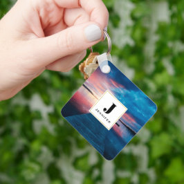 Llavero Hermosa puesta de sol en un tranquilo monograma de