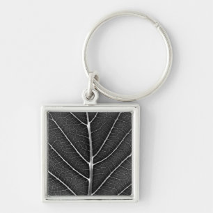 Llavero Hoja brillante en blanco y negro en primer plano