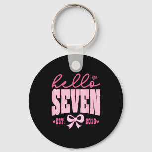 Llavero Hola Seven Est 2019 Cute Coquette Bow 7º Cumpleaño