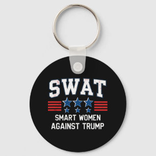 Llavero Humor Swat Smart Women contra Trump