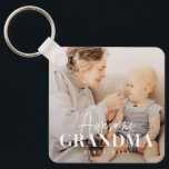 Llavero Increíble abuela desde 20XX simple foto elegante<br><div class="desc">Este diseño simple y moderno se compone de tipografía de la cadena y cursiva y añade una foto personalizado</div>