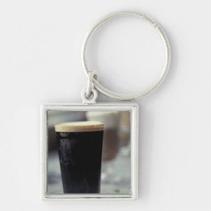 Llavero Irlanda. Pinta de cerveza negra.