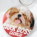 Llavero Jefe de corteza Mascota de perro foto moderna Guay<br><div class="desc">El diseño es sencillo con un simple fondo de color y una tipografía sans serif para un aspecto de superhéroe.</div>
