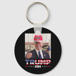 Llavero Joe Biden Con Un Gorra De Trump