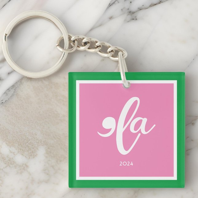 Llavero Kamala 2024, verde rosado, dice su nombre (Kamala 2024 Pink Green Say Her Name Keychain)