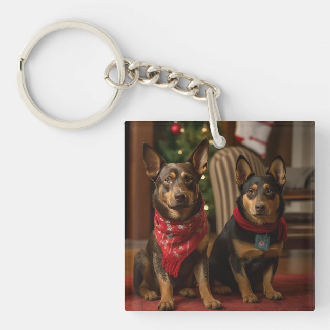 Llavero Kelpie australiano junto a la chimenea en Navidad (Frente)