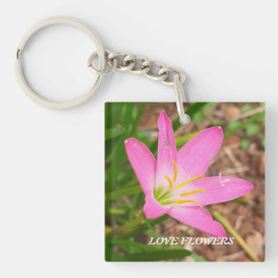 Llavero Keychain acrílico con una flor agradable