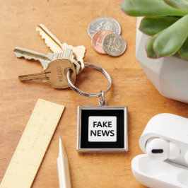 LLAVERO KEYCHAIN DE NOTICIAS FALSAS