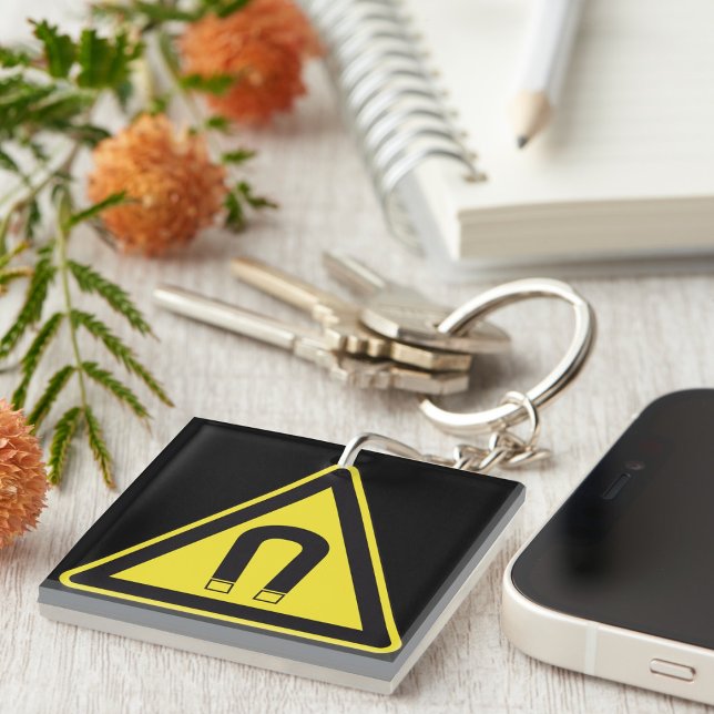 Llavero Keychain del Rótulo amarillo del imán negro (Subido por el creador)