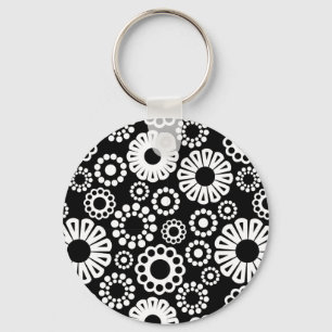 Llavero Keychain floral blanca y negra